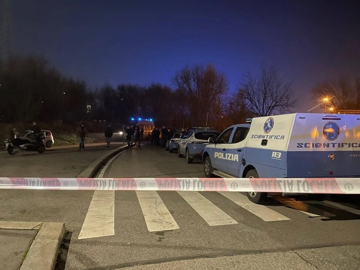 Milano, morto un 20enne: colpito in una sparatoria con la polizia Milano, morto un 20enne: colpito in una sparatoria con la polizia