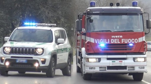 Vigili del fuoco aggrediti, la solidarietà della polizia locale: «Un soccorritore che si sente solo è un campanello d'allarme per l'intero sistema della sicurezza»