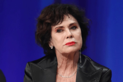 Corinne Clery, lo scontro con il figlio Alex: "Ho nominato un tutore legale" Corinne Clery, lo scontro con il figlio Alex: "Ho nominato un tutore legale"