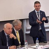 Tumori, esperti: "Il 2% dei ricoveri e 4% dei decessi da interazioni tra farmaci"