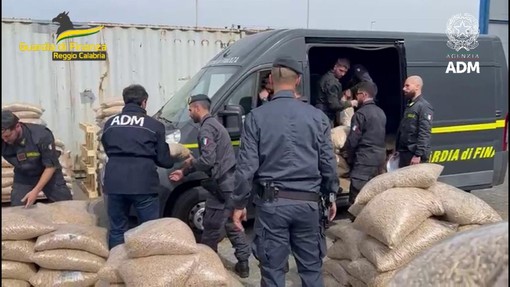 Sequestrata una tonnellata di cocaina nel reggino