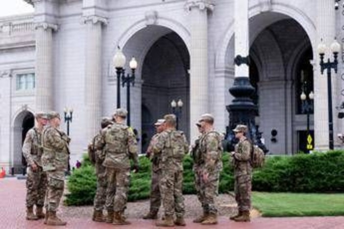 Trump schiera Guardia Nazionale armata a Washington: &quot;Pronta a reagire&quot;