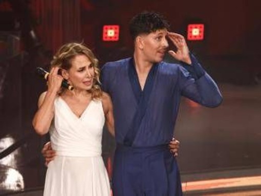 Barbara D'Urso, infortunio a poche ore dalla diretta di Ballando: "Sono preoccupata..." Barbara D'Urso, infortunio a poche ore dalla diretta di Ballando: "Sono preoccupata..."