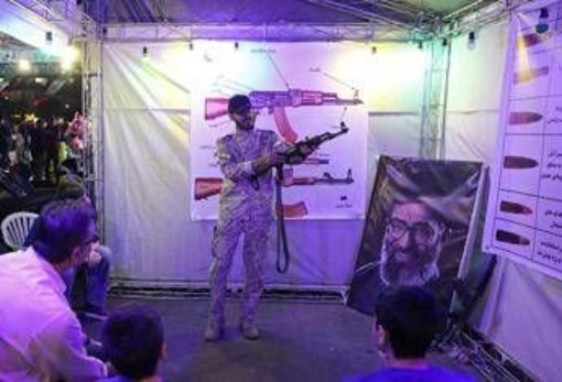 Trump: "Iran ha pochi giorni, sono pronto a colpire". Teheran si prepara alla guerra