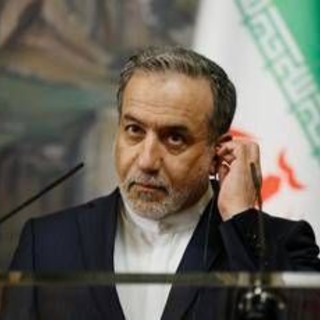 Iran, Araghchi: &quot;Scorte uranio arricchito sotto le macerie dei siti nucleari colpiti&quot;