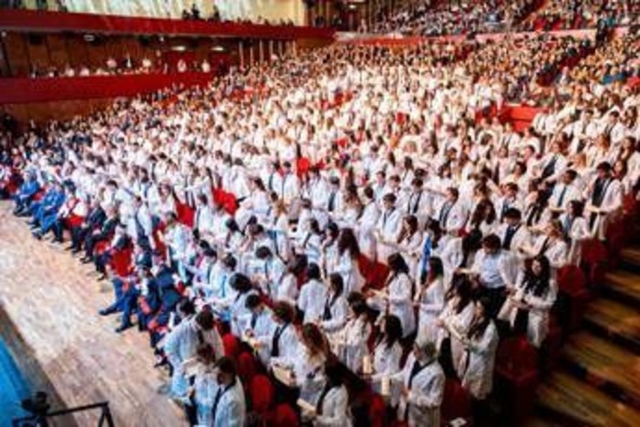 Unicamillus, 400 futuri medici indossano il camice bianco a Roma