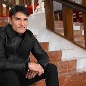 Sanremo 2026, Sal Da Vinci chi è: gli esordi, la lunga carriera e i drammi familiari Sanremo 2026, Sal Da Vinci chi è: gli esordi, la lunga carriera e i drammi familiari