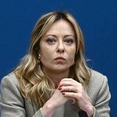 Poliziotto fermato per omicidio Rogoredo, Meloni: "Implacabili con chi sbaglia, non c'è scudo" Poliziotto fermato per omicidio Rogoredo, Meloni: "Implacabili con chi sbaglia, non c'è scudo"