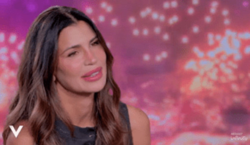 Claudia Galanti, la figlia morta a nove mesi: "Ero in vacanza, per tornare mi legarono in aereo" Claudia Galanti, la figlia morta a nove mesi: "Ero in vacanza, per tornare mi legarono in aereo"