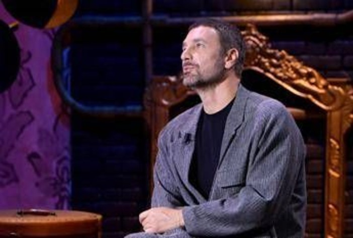 Legale Monzino: "Non ha mandato lui messaggi a Raoul Bova. Audio a Corona? Martina Ceretti lo sapeva" Legale Monzino: "Non ha mandato lui messaggi a Raoul Bova. Audio a Corona? Martina Ceretti lo sapeva"
