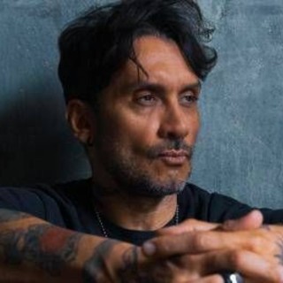 Fabrizio Moro: &quot;Fare dischi? Un martirio. Oggi il sistema musicale vomita troppe canzoni&quot;