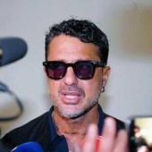 Fabrizio Corona aggredito e rapinato sotto casa