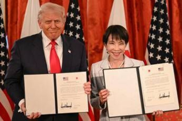 Trump in Giappone, siglato accordo sulle terre rare. La premier lo nomina per il Nobel
