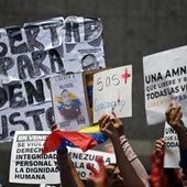 Venezuela, approvata l'amnistia per i prigionieri politici: libero l'alleato di Machado Venezuela, approvata l'amnistia per i prigionieri politici: libero l'alleato di Machado