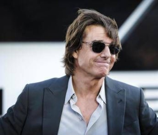 Tom Cruise e Ana de Armas insieme, 'beccati' mano nella mano Tom Cruise e Ana de Armas insieme, 'beccati' mano nella mano