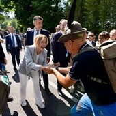 Italia-Usa, governo 'smorza' polemica con Trump. Meloni dagli Alpini: "Un po' di sano orgoglio nazionale" Italia-Usa, governo 'smorza' polemica con Trump. Meloni dagli Alpini: "Un po' di sano orgoglio nazionale"