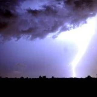 Teramo, 15enne colpito da fulmine: è grave