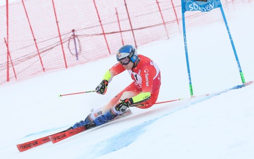 Marco Odermatt vince il primo gigante di Coppa del Mondo a Soelden Marco Odermatt vince il primo gigante di Coppa del Mondo a Soelden