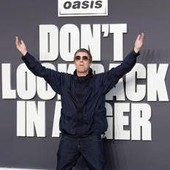 Oasis a Roma, Liam Gallagher scatenato sui social: le risposte (surreali) ai fan Oasis a Roma, Liam Gallagher scatenato sui social: le risposte (surreali) ai fan