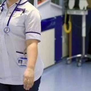 Focolaio di meningite in Uk, 27 casi e due morti nel Kent: scatta l'appello per la vaccinazione di massa