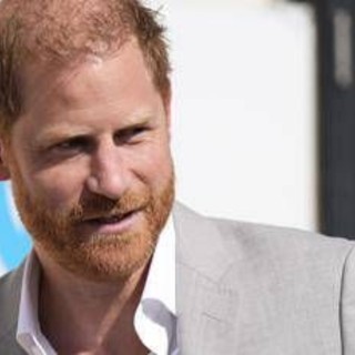 Re Carlo rivede Harry, ma la regina Camilla resta "furiosa" Re Carlo rivede Harry, ma la regina Camilla resta "furiosa"