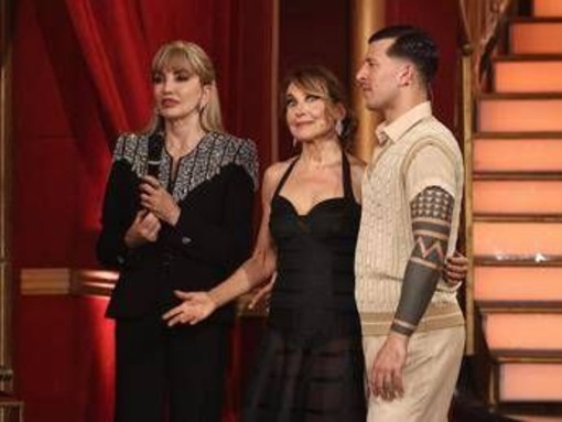 D'Urso show a Ballando, in lacrime per la madre poi attacca: "Dette cose non vere" D'Urso show a Ballando, in lacrime per la madre poi attacca: "Dette cose non vere"