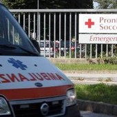 Prato, spari al pronto soccorso: ferito fuggitivo. Agente indagato per tentato omicidio