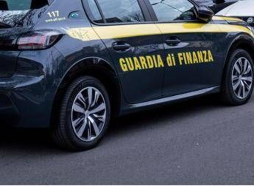 Debito colossale con il Fisco ma hanno Rolex e Ferrari, nei guai un ristoratore e il fratello