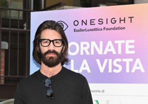 EssilorLuxottica, Leonardo Maria Del Vecchio lascia tutti gli incarichi