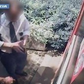 Rapina un uomo e lo costringe a prelevare al bancomat: 48enne in manette Rapina un uomo e lo costringe a prelevare al bancomat: 48enne in manette