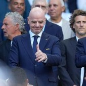 Mondiali, Infantino e il torello con le leggende del Brasile Mondiali, Infantino e il torello con le leggende del Brasile