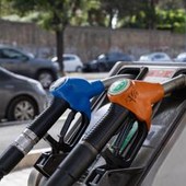 Carburanti, governo proroga sconto sulle accise fino al 5 settembre. Tensioni Fi-Lega su extraprofitti Carburanti, governo proroga sconto sulle accise fino al 5 settembre. Tensioni Fi-Lega su extraprofitti