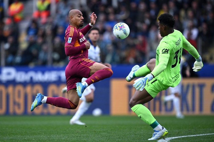 Rimonta last minute, la Roma vince 3-2 a Parma e sogna la Champions Rimonta last minute, la Roma vince 3-2 a Parma e sogna la Champions