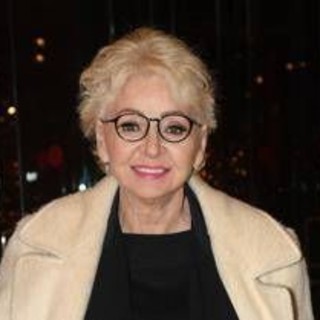 Enrica Bonaccorti torna sui social dopo l'annuncio della malattia: &quot;Non mi nasconderò più&quot;