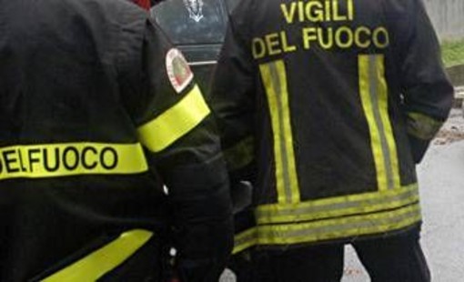 Roma, esplosione in palazzina a Ostia: un ferito Roma, esplosione in palazzina a Ostia: un ferito