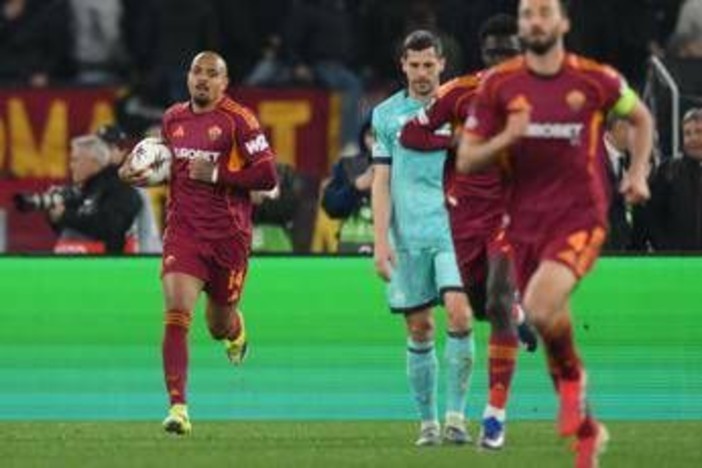 Roma-Bologna, rigore segnato da Malen ma i giallorossi chiedono un altro penalty. Cos'è successo in Europa League Roma-Bologna, rigore segnato da Malen ma i giallorossi chiedono un altro penalty. Cos'è successo in Europa League