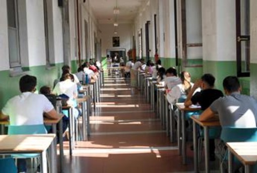 Maturità 2026, tracce di italiano: tema su Assemblea Costituente e il discorso di Saragat, Pavese e Brancati per analisi testo Maturità 2026, tracce di italiano: tema su Assemblea Costituente e il discorso di Saragat, Pavese e Brancati per analisi testo