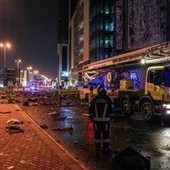 Iran, media Israele: "Ferito figlio di Khamenei". Pasdaran: "Colpita con missili base Usa in Bahrain"