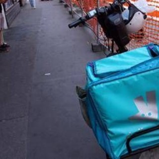 Rider, pm Milano dispone controllo giudiziario per Deliveroo Italy