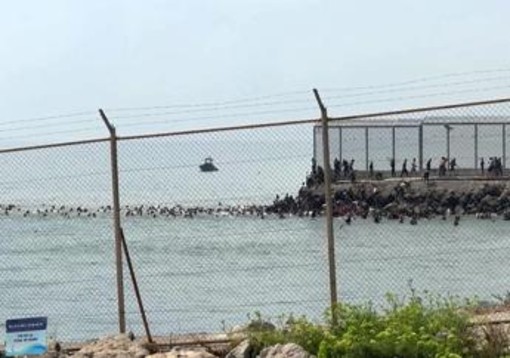 Migranti, a Ceuta la peggior crisi dal 2021 Migranti, a Ceuta la peggior crisi dal 2021