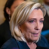 Ucraina, Le Pen “Obiettivo di Macron è davvero la pace?”