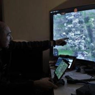 Ucraina-Russia, raid incrociati nella notte: nuovi attacchi su Kremenchuk e droni su Mosca Ucraina-Russia, raid incrociati nella notte: nuovi attacchi su Kremenchuk e droni su Mosca