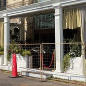 Attentato a Mosca, 5 morti e 19 feriti. L'ambasciata russa in Italia: "Salvo lo chef napoletano e la sua brigata" Attentato a Mosca, 5 morti e 19 feriti. L'ambasciata russa in Italia: "Salvo lo chef napoletano e la sua brigata"