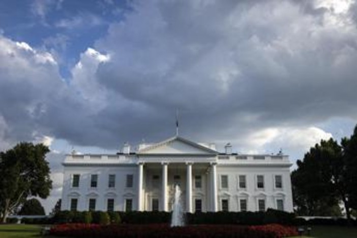 Dazi, Washington preme su Bruxelles: "Ridurre regole che ostacolano prodotti americani" Dazi, Washington preme su Bruxelles: "Ridurre regole che ostacolano prodotti americani"