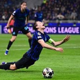 Barella cade in area in Inter-Bodo, social scatenati: "È come Bastoni, hanno vizietto tuffo"