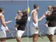 Us Open, Alcaraz stringe la mano a... baby Musetti