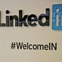 Linkedin, in automatico logo azienda su profilo? Il lavoratore rischia l'illecito