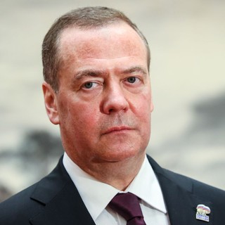 Medvedev “Ultimatum Trump? Teatrale”