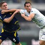 L’Inter soffre ma passa a Verona, decide l’autogol di Frese al 94′ L’Inter soffre ma passa a Verona, decide l’autogol di Frese al 94′