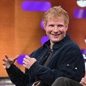 Ed Sheeran nei guai per l'auto d'epoca, multa per la Aston Martin senza assicurazione